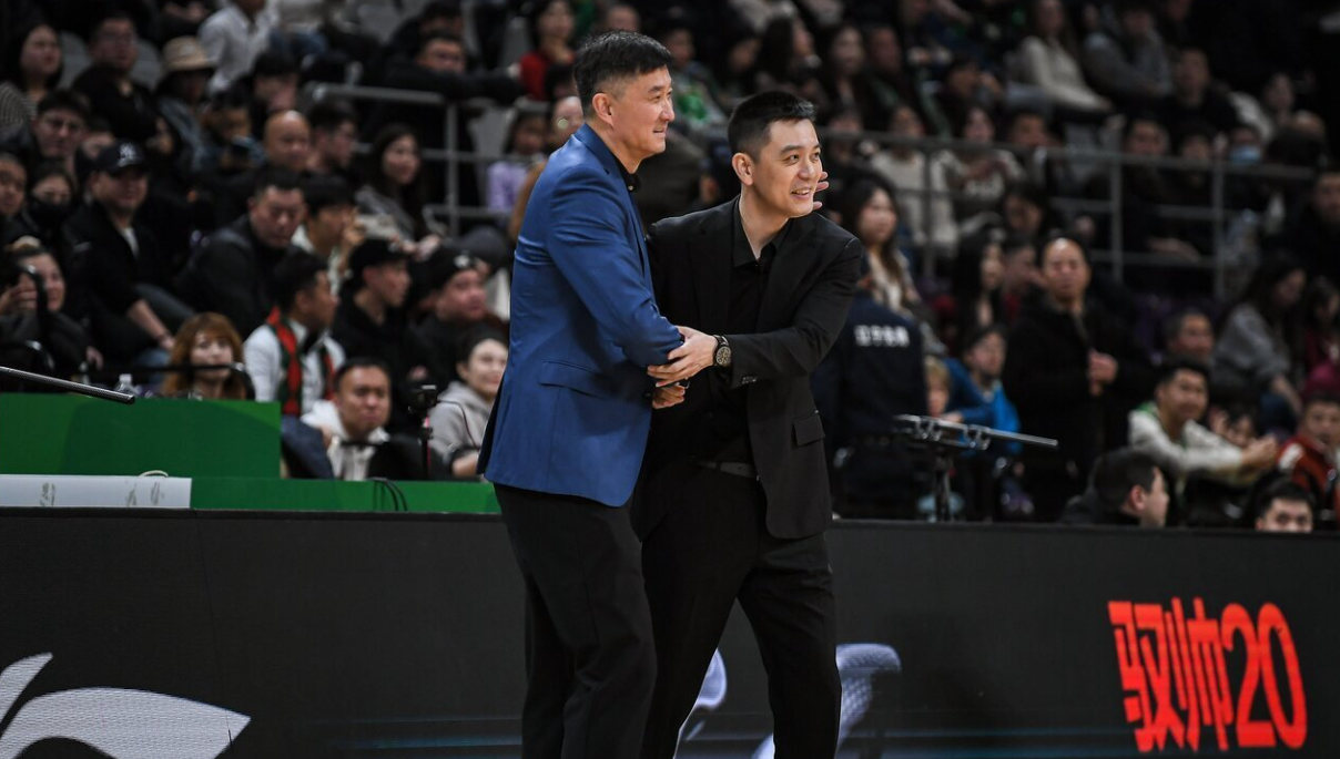 开云官网-麦基调侃“20分算个P”+球迷现场喊“下课” 杜锋时代要结束了？